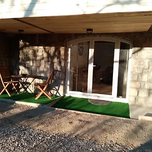 studio-de-charme-neuf-la-montagne.fr-provencehotel.com/